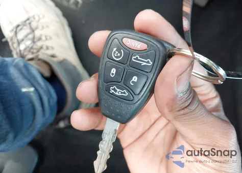 2011 Chrysler 200 Limited из США, поврежденный, VIN 1C3BC7EG3BN535929